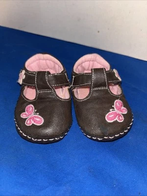 Teeny Toes tamanho 2 com flores e borboletas - Imagem 1 de 4