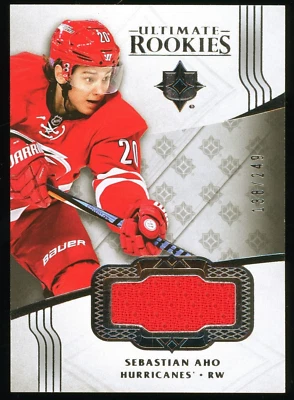 Sebastian Aho SER/249 2016-17 Ultimate Rookies Collection Plateado #150 JSY CASI NUEVO Foto 1 de 4