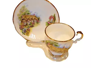 Elizabethan Bone China Cup & Saucer Country Cottage & Garden English Gold Trim - Picture 1 of 7