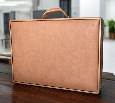 Maleta Hartmann Equipaje 24" De Colección con Dos Llaves Interior Paisley CASI COMO NUEVA Foto 1 de 4