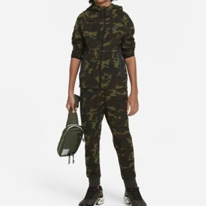 Kids L Nike Tech Fleece Boy Camo Full-Zip Tracksuit FN9120-010 FN9118 NEW Large - Picture 1 of 9