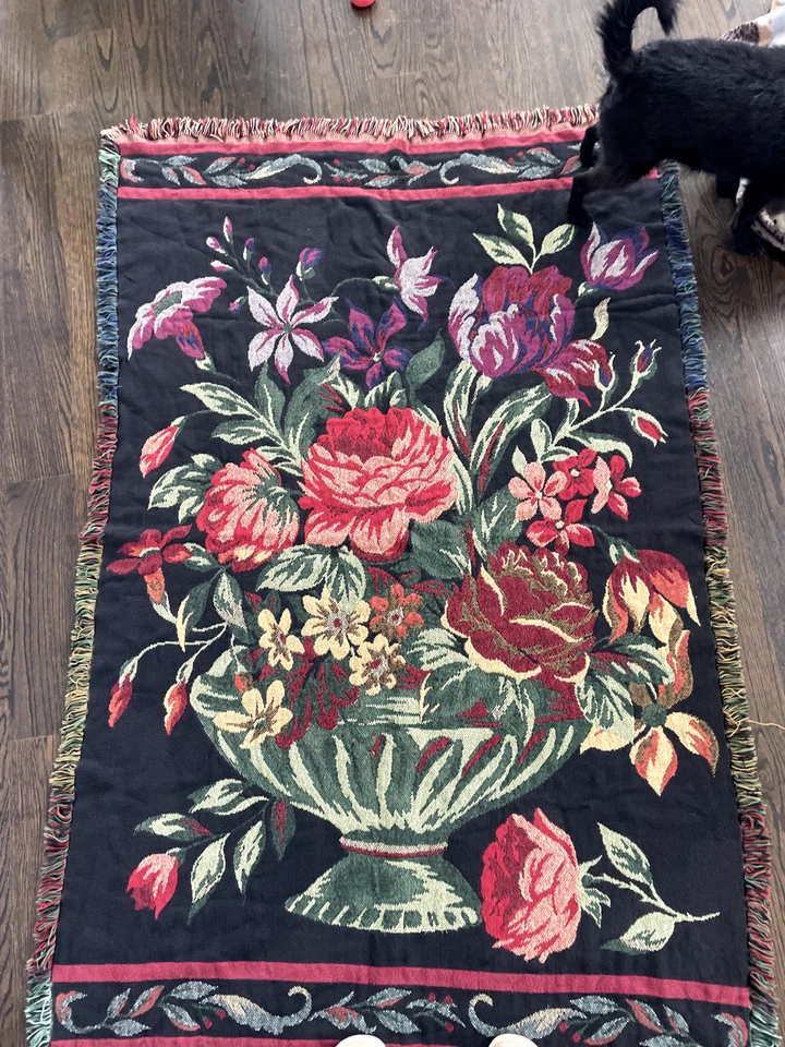 Flower tapestry throw blanket moody colors roses - Image 1 of 1