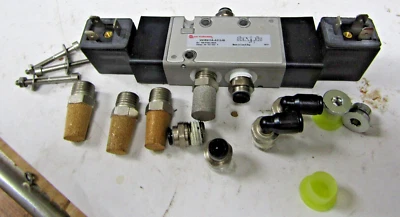 ✌️NEW NORGREN V61R411A-A213JB 3 WAY SOLENOID VALVE 24 VDC COIL 1/4" PORTS - Image 1 of 4