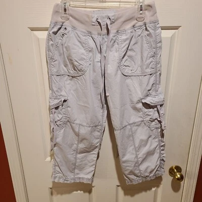 Pantalones Calvin Klein Cargo Estilo Capri Gris Claro - Talla Pequeña Foto 1 de 4