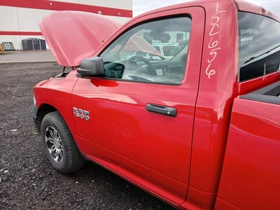 Used Front Left Door Assembly Front fits: 2015 Ram Dodge 1500 pickup Regular Cab Foto 1 de 4