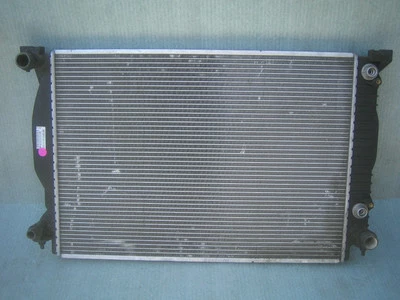 Radiador de refrigeración Audi A4 2001-2004 8E0121251M Foto 1 de 3
