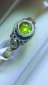 CUTE NATURAL PERIDOT IN STERLING SILVER FILIGREE RING SIZE 8.0! - Picture 1 of 9