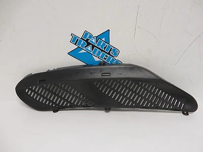 Parrilla intermedia izquierda Ski-Doo OEM Fórmula Grand Touring Legend Summit Foto 1 de 2