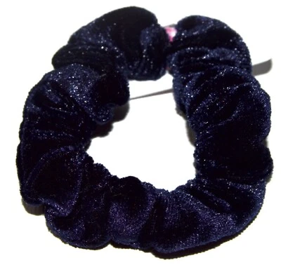 MOLLY AND ROSE NEU Marineblau kleine Samt Stoff Scrunchie Haare Bommeln Wintermode