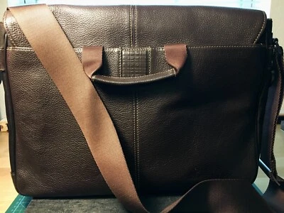 Maletín Mensajero para Laptop Boconi Cuero Marrón Delgado con Cremallera 16"x 11.5" Foto 1 de 4