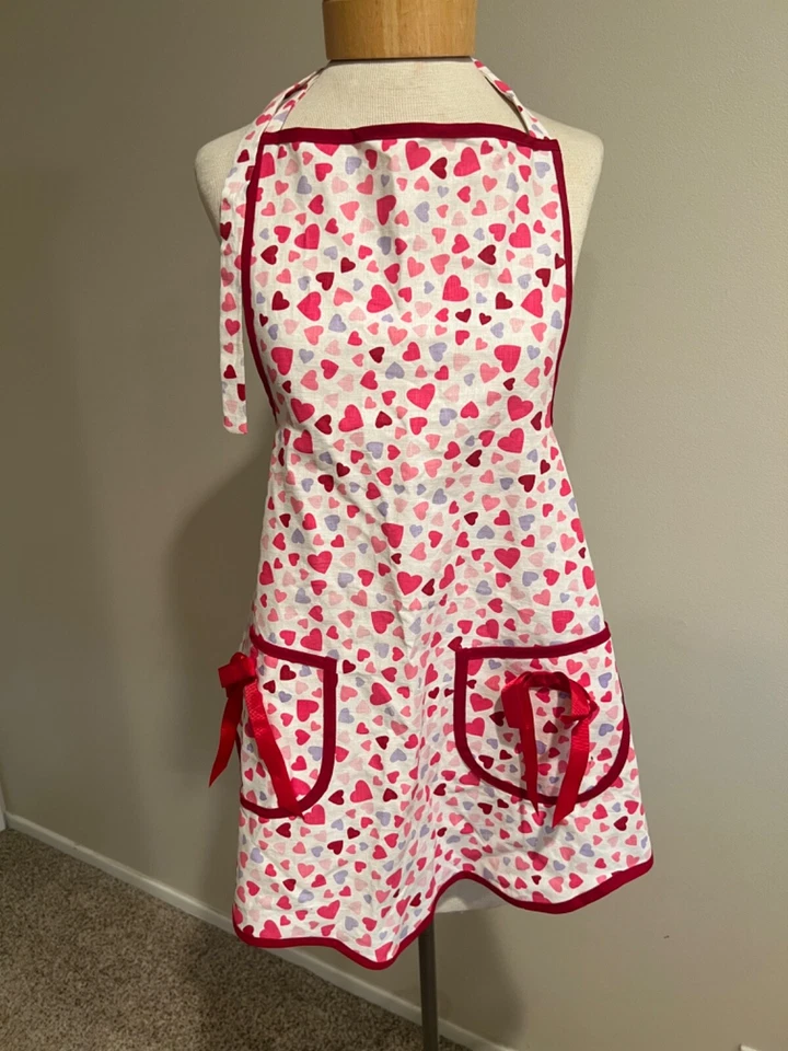 Delantal babero Jessie Steele RETRO AÑOS 50 diseño corazón inspirado en colección Foto 1 de 3