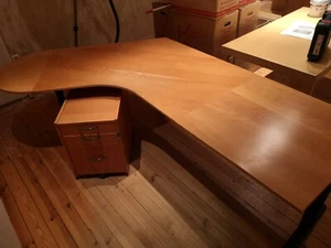 IKEA Büroschreibtisch Effektiv/Galant incl. Rollcontainer, Optik Buche - Bild 1 von 5