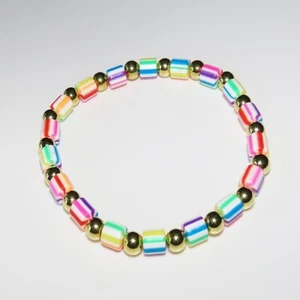 Pulsera de cuentas de arcilla multicolor con espaciadores de oro, 7,5 pulgadas - Imagen 1 de 4