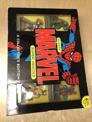Livro de figuras Barnes & Noble clássico Marvel Super Heroes edição de colecionador - Imagem 1 de 4