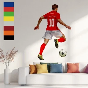 F108 Wandaufkleber Wandtattoo Fussballer Fussball mit Wunschname Nummer Clubname - Picture 1 of 20