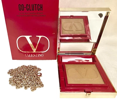 Valentino Go Clutch Refillable Compact Finishing Powder 00 Universal  Bronzer - Image 1 of 4