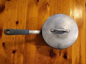 MAGNALITE PROFESSIONAL 3 QT SAUCE PAN POT #5383 USA CHICAGO CUTLERY - Picture 1 of 6