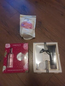 Christmas Gift Set 3 Pack Yardley, Doves Baths Salt, Bayliss & Harding, Bathroom - Picture 1 of 7