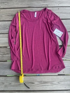 LuLaRoe Pink X-Small Lynnae Long Sleeved Shirt Top High Low Hem Tee Blouse - Picture 1 of 2