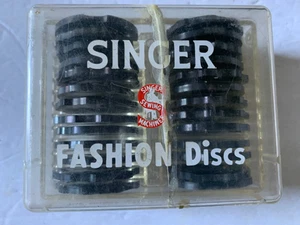 Singer Fashion Discs Complete 26 Flat Cams Original Plastic Box - Picture 1 of 5