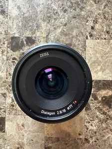Zeiss Distagon 18mm f/2.8 Prime WIde Angle Camera Lens For Sony FE - Picture 1 of 4