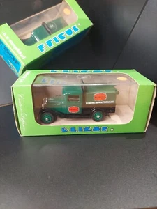 Eligor 1/43 cod 1067 FORD V8 PICK-UP BACHÉ 1933 WATNEYS Red Barrell - Foto 1 di 2