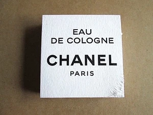 EAU DE COLOGNE CONFEZIONE 1 SIGILLATA 50 CARTE PROFUMO CHANEL NUOVO SET CARTE CC - Foto 1 di 2