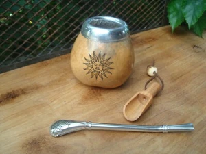 Uruguay Mate Calabaza Hecha a Mano Taza Bombilla Paja Grabado Sol Uruguay BONO - Imagen 1 de 2