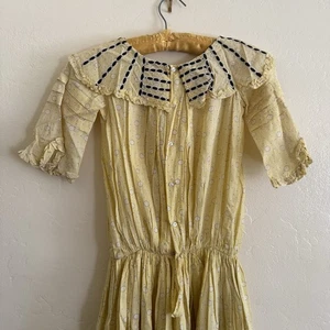 Beautiful Antique Edwardian Girl’s Yellow Print Dress Lace & Velvet Collar 1910s - Picture 1 of 17