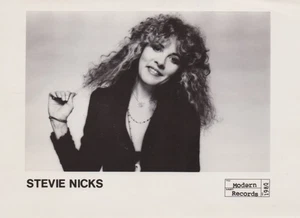 1980 Press Photo Fleetwood Mac Singer Stevie Nicks Poses for Record Album Cover - Picture 1 of 2
