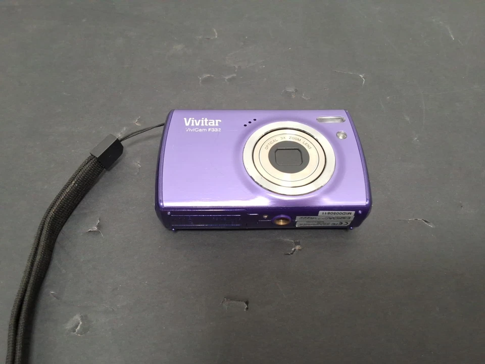 Vivitar Vivicam F332 Purple Digital Camera 4x Zoom - Image 1 of 4