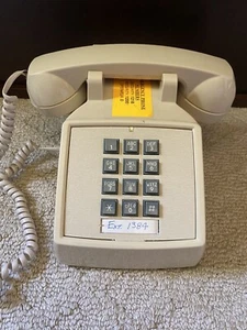 Teléfono de escritorio vintage con botón pulsador - Imagen 1 de 8