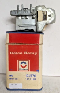 NOS HEADLIGHT SWITCH 1968-1969 OLDSMOBILE TORONADO 1995168 D1576 - Picture 1 of 12