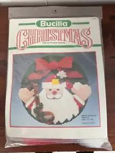 Bucilla Needlepoint 61083 Christmas Plastic Canvas Kit SANTA WELCOME Wreath - Picture 1 of 3