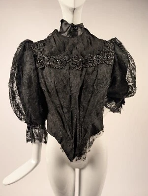 CORPIÑO VICTORIANO DE ENCAJE CHANTILLY NEGRO AÑOS 1890 CON CUENTAS A CHORRO Foto 1 de 4