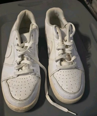 Size 8 - Nike Backboard 2 White  487657 100 - Image 1 of 4