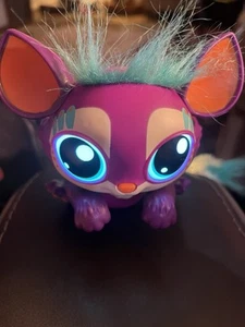 Mattel Lil Gleemerz Amiglow Loomur Lemur 2017 juguete interactivo iluminado parlante - Imagen 1 de 3