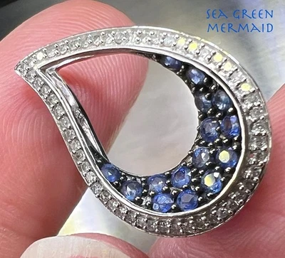 Colgante de oro blanco de 14k con diamantes + lágrima de zafiro azul Foto 1 de 4