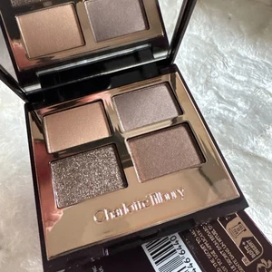 CHARLOTTE TILBURY Luxury Palette, The Golden Goddess for Eyes BNIB - Picture 1 of 8
