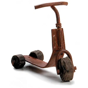 Timeless Miniatures Rusty Scooter - Picture 1 of 1
