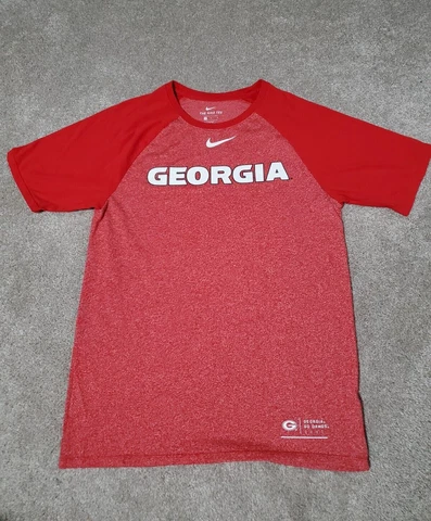 Georgia Bulldogs T Shirt Adult Size Medium Nike Tee Red UGA Athletic Cut Dawgs Cover
