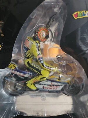 1:12 Minichamps 122 006196 Valentino Rossi Honda NSR500 GP Donington 2000 - Image 1 of 4