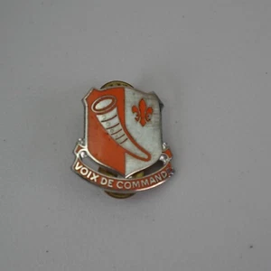 US Military 69th Signal Battalion Insignia Pin - Voix De Commande - Picture 1 of 2