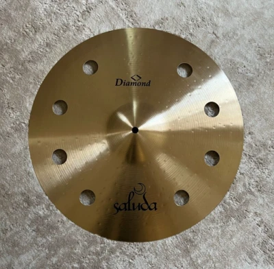 SALUDA Diamond Series NUEVO PLATILLO CHOQUE VENTILADO 18" Hecho a Mano Foto 1 de 3