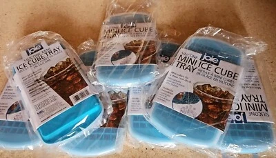 7 - JOIE SILICONE MINI ICE CUBE TRAY WITH LID Flexible Blue - Image 1 of 2