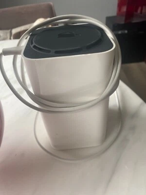 Apple AirPort Extreme Gigabit Wireless Router - ME918B/A, Great condition (2019) - Image 1 of 4