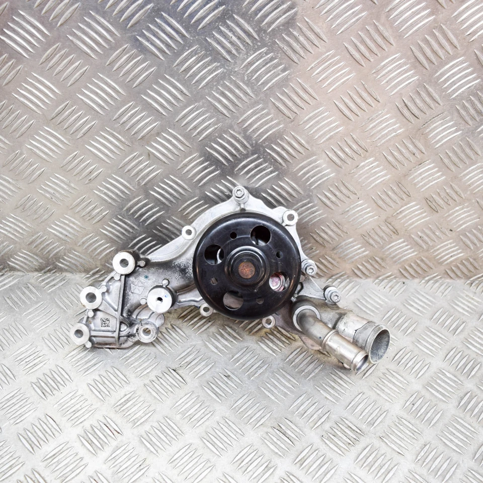 CHRYSLER PACIFICA Water Pump 68212513AE 68212513 3.6 Petrol 214kw 2021 - image 1 of 4