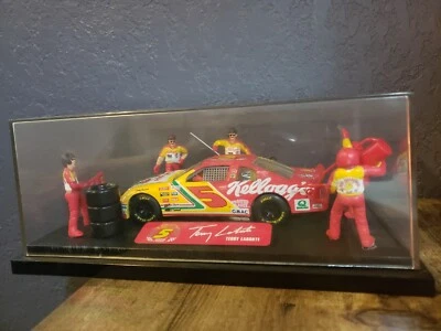 NASCAR #5 Kellogg's escala 1:25 Pit Crew, exhibición, campeón 1996, Terry Labonte Foto 1 de 4