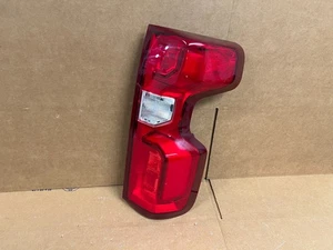 OEM 2019 2020 2021 2022 CHEVROLET SILVERADO 1500 2500 LED TAIL LIGHT RIGHT NICE! - Picture 1 of 9
