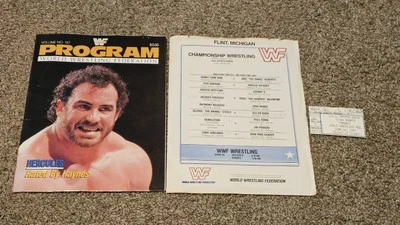 wwf PROGRAM VOLUME 147 WITH LINEUP SHEET CATALOG TICKET MAGAZINE wrestling - Image 1 of 2